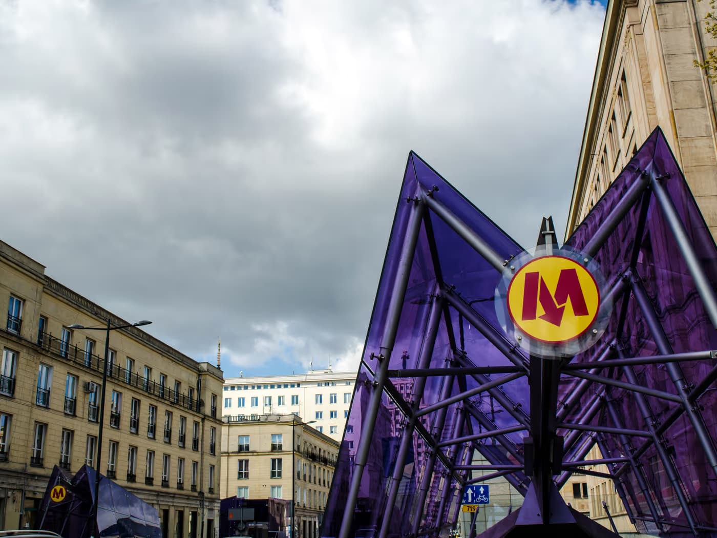 Grzejniki elektryczne w obiekcie Metro Warszawskie
